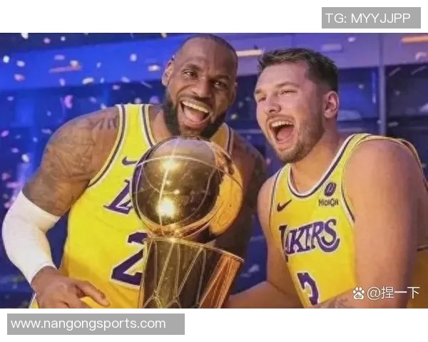 湖人应依靠年轻球员与东契奇和里夫斯搭档而非依赖41岁詹姆斯