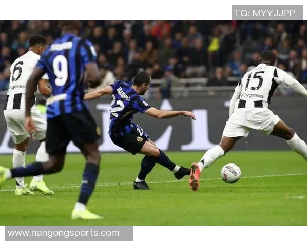 国米官方宣布姆希塔良左大腿半腱肌受伤预计缺阵一个月