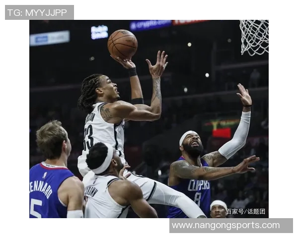 76人半场大幅领先篮网15分乔治表现出色庄神意外伤退克拉克斯顿贡献12分